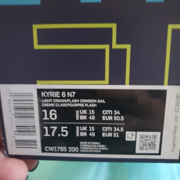 Nike - Picture 2 of 2